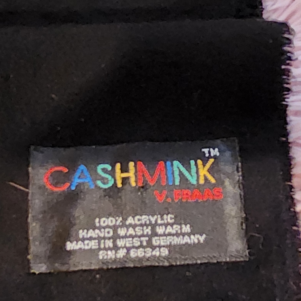 V. FRAAS Black Cashmink Scarf